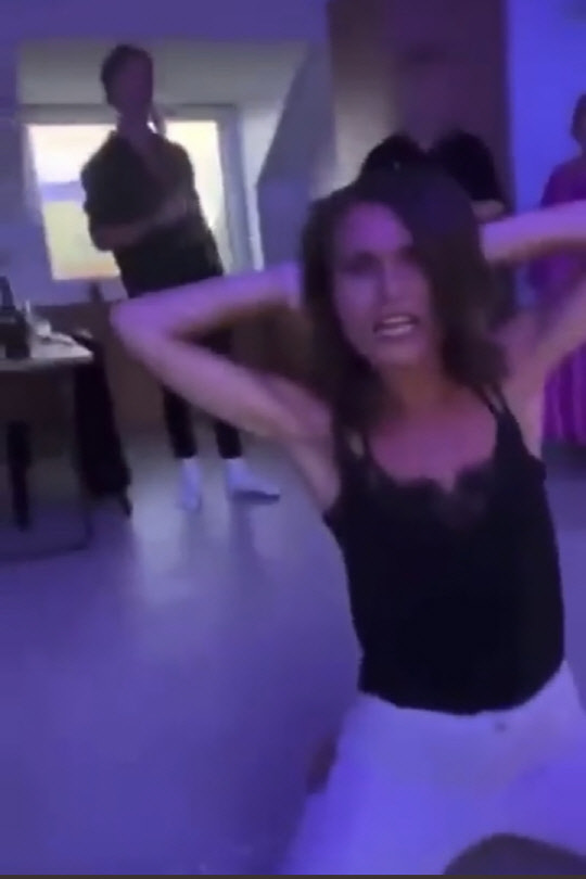 사진=산나 마린 트위터 캡쳐·연합뉴스